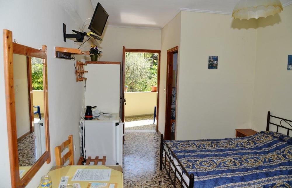 Kotsifas Rooms Тирос Экстерьер фото