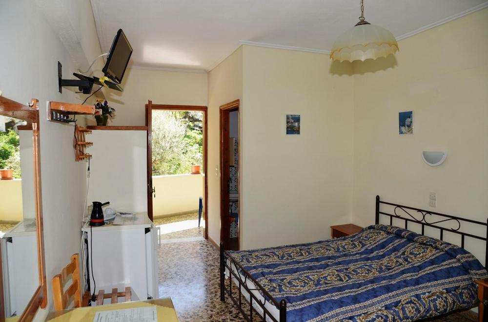 Kotsifas Rooms Тирос Экстерьер фото