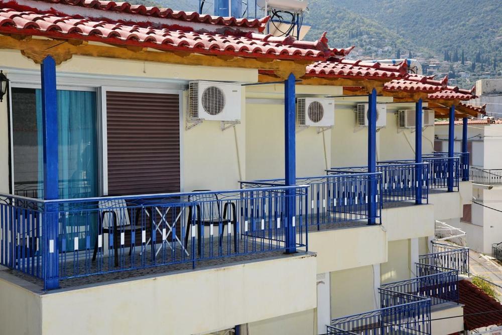 Kotsifas Rooms Тирос Экстерьер фото